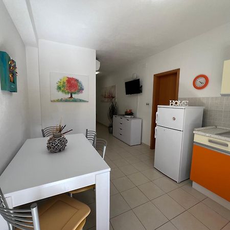 Apartment Viola Supetar Bagian luar foto