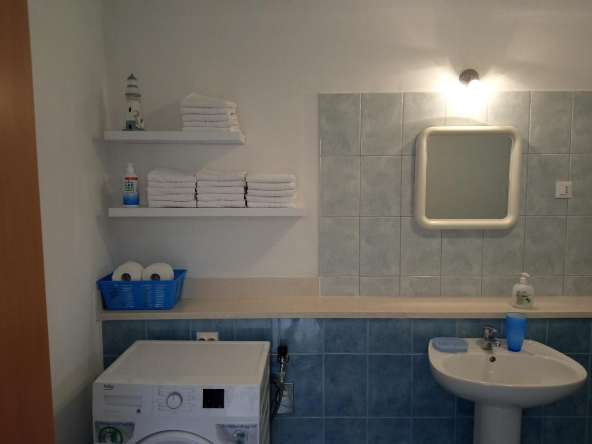 Apartment Viola Supetar Bagian luar foto