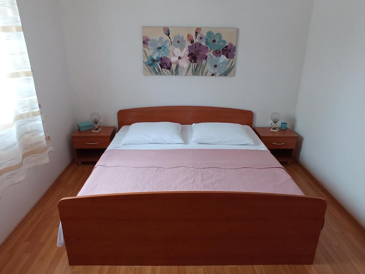 Apartment Viola Supetar Bagian luar foto