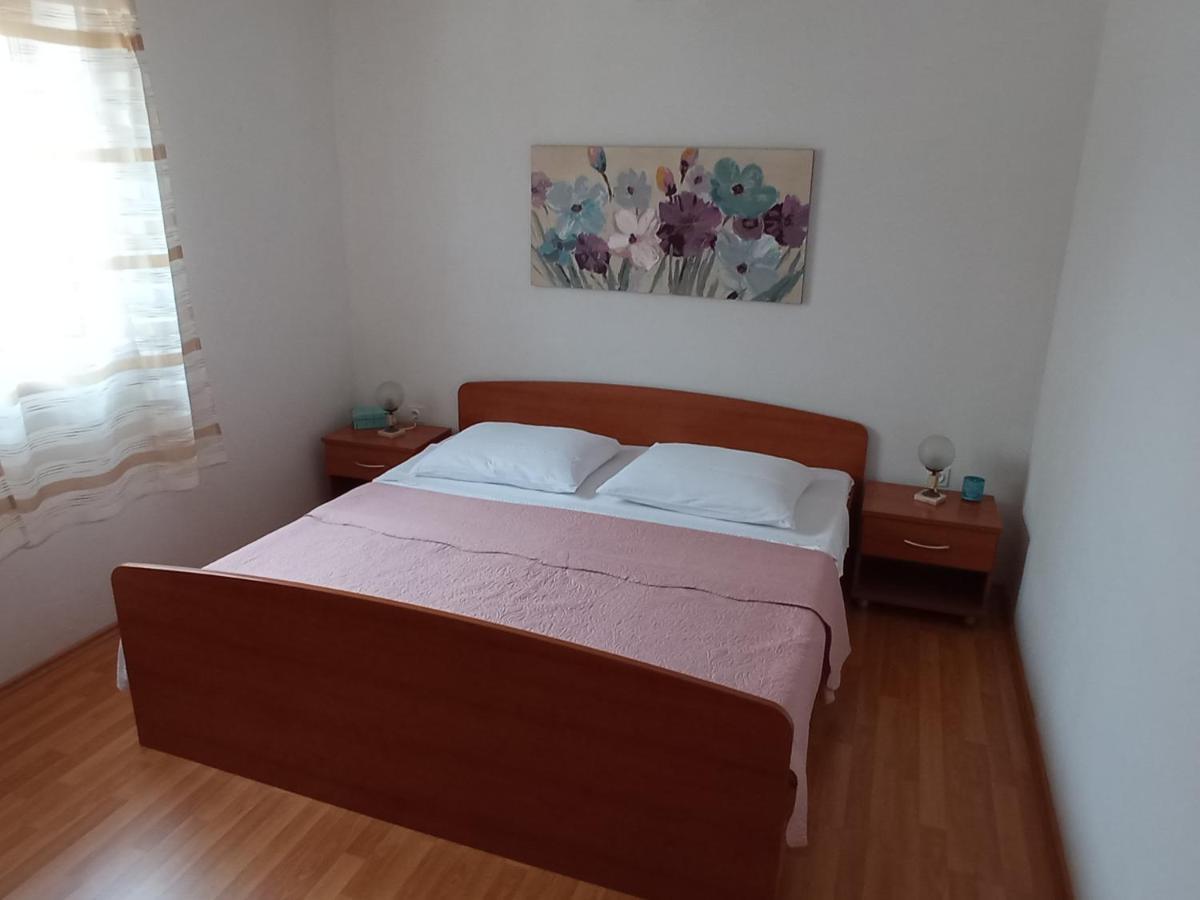 Apartment Viola Supetar Bagian luar foto