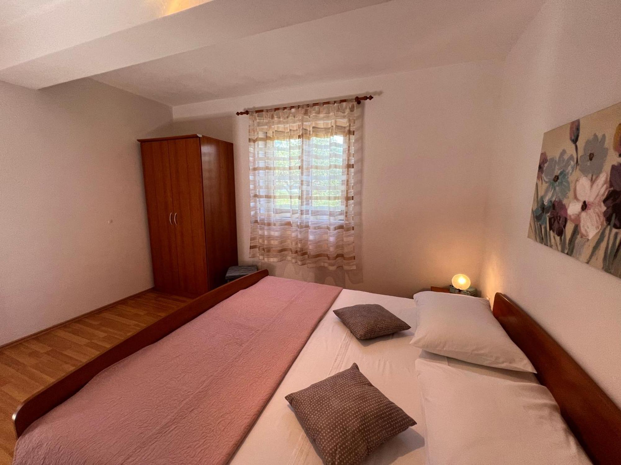 Apartment Viola Supetar Bagian luar foto